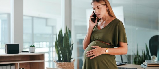 Salariée enceinte : la rupture de sa période d’essai doit être justifiée